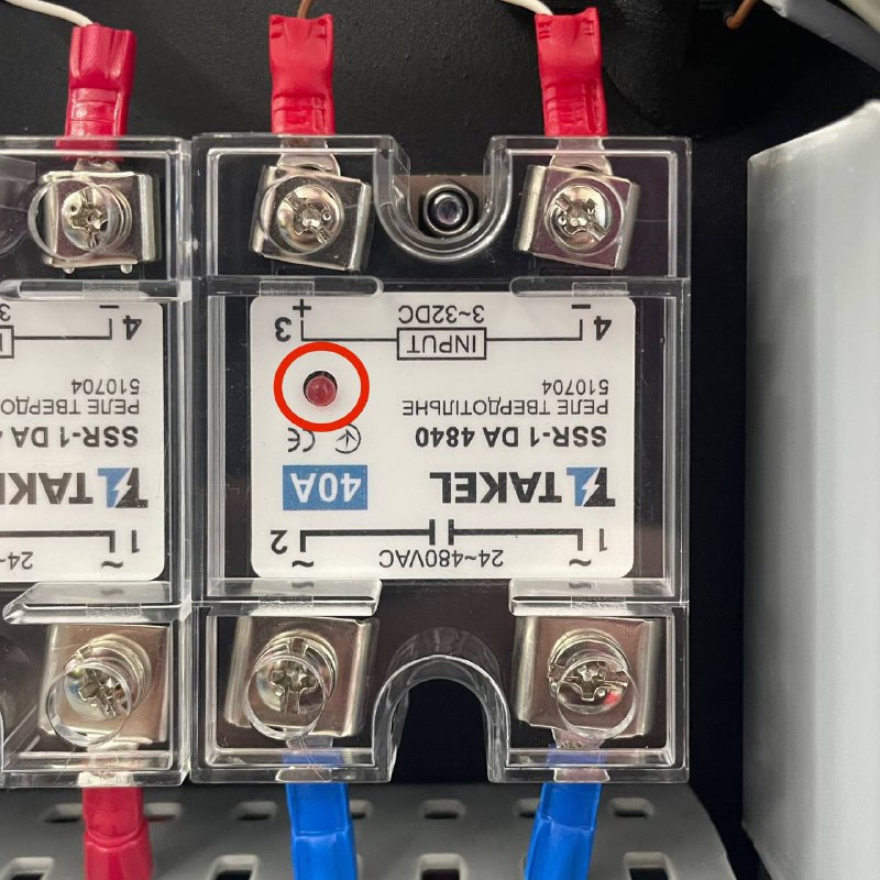 Solid-state relay with red LED indicator