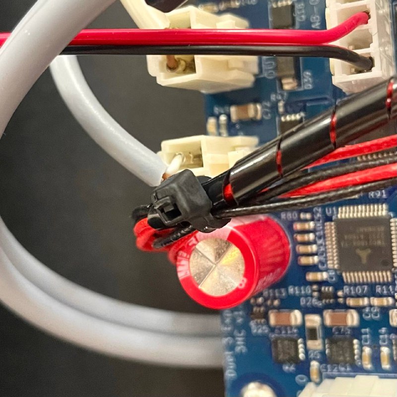 Bed sensor cable zip ties in the wiring loom