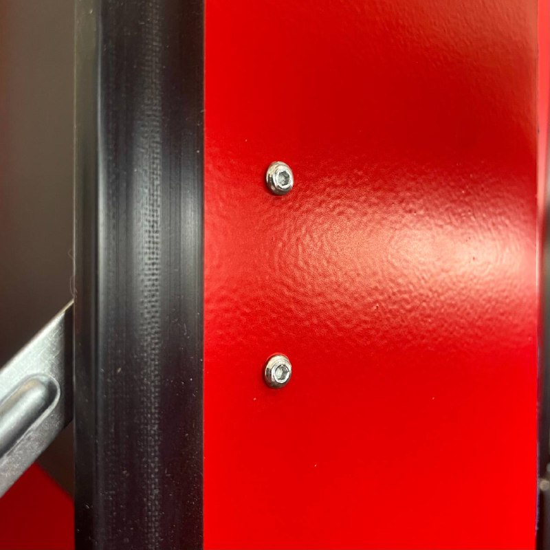 Hinge screws and nuts location