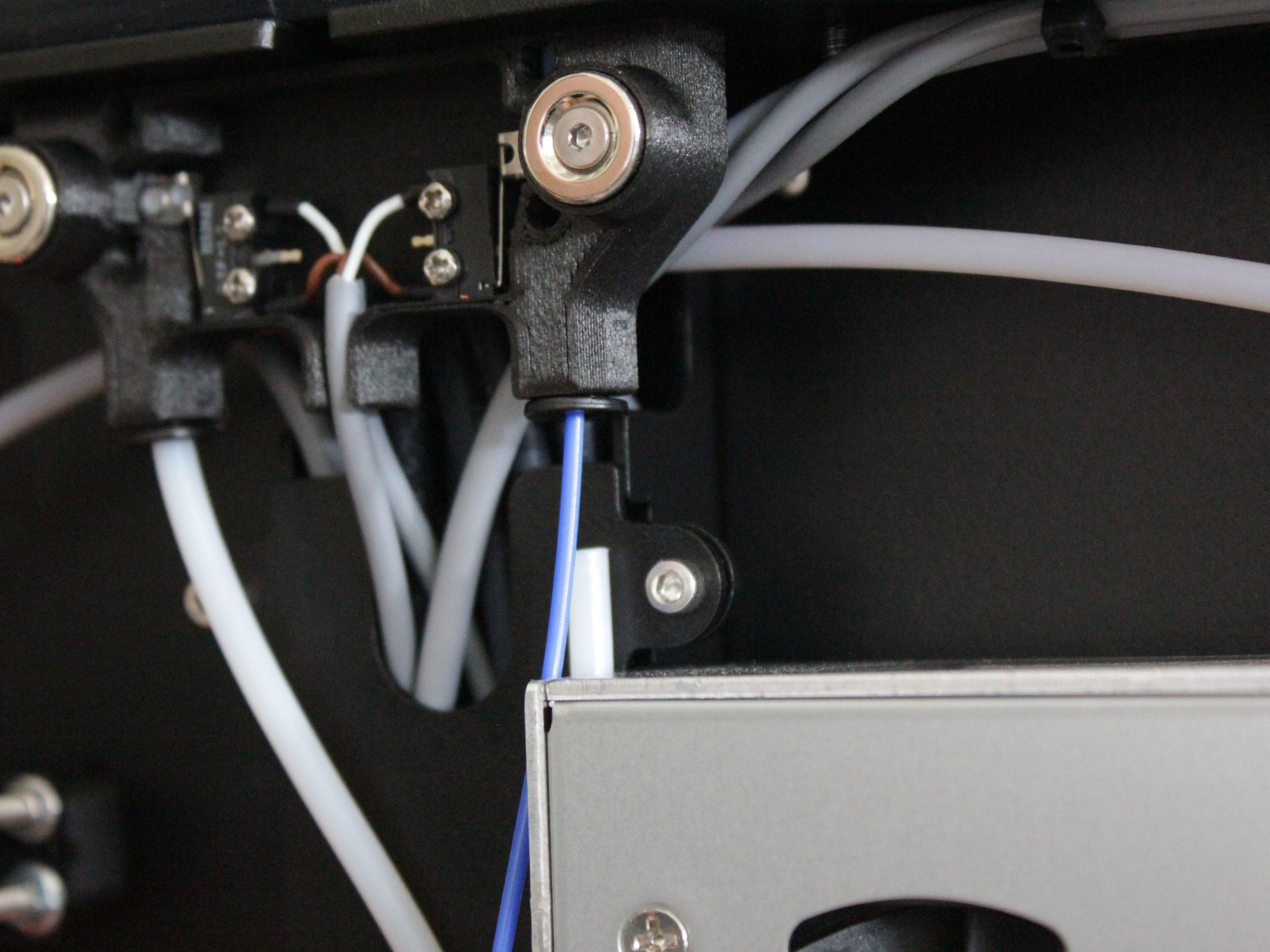 Inserting and removing filament through right (T1) sensor during test.