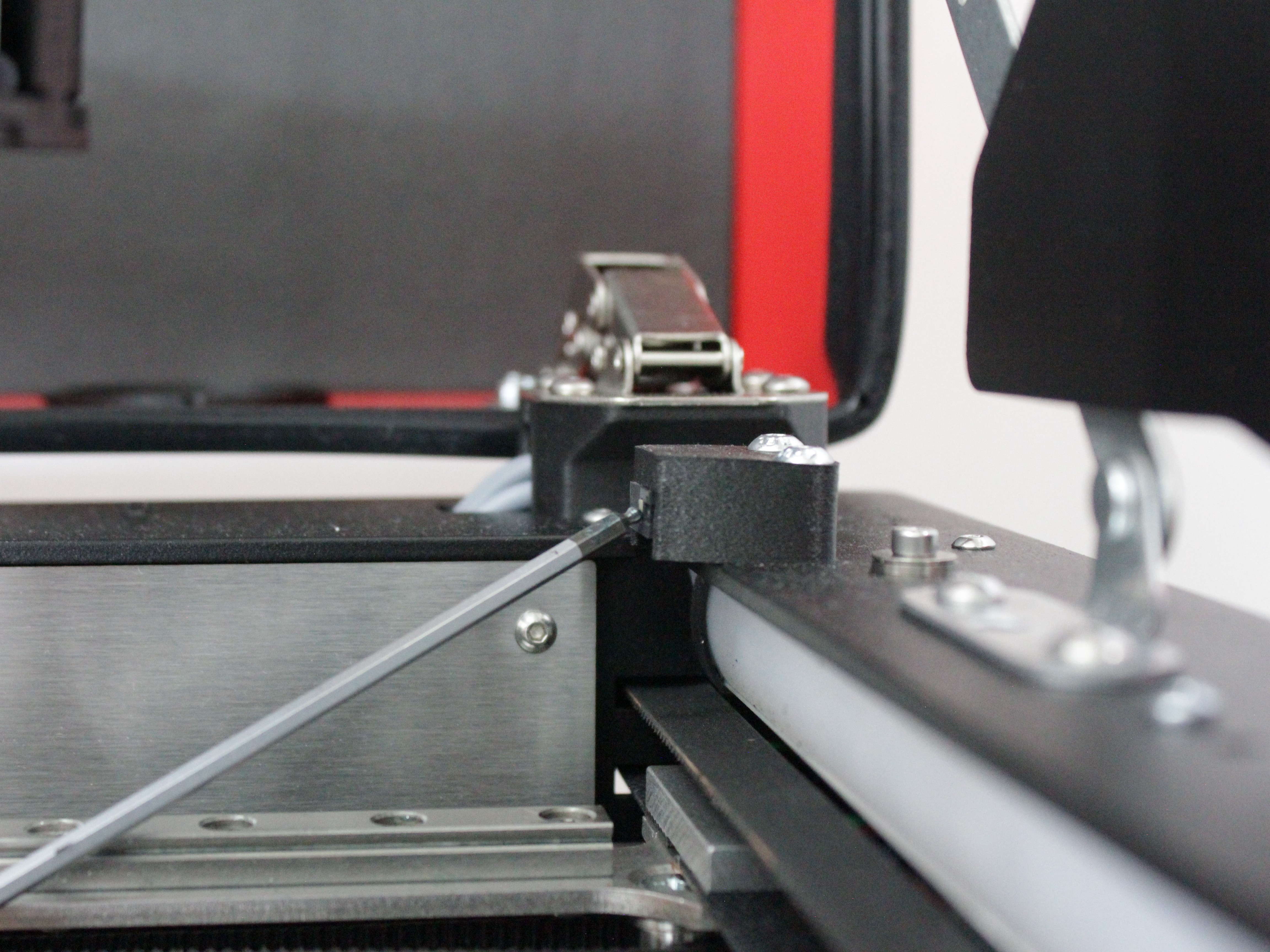 Pressing U-axis endstop switch during test.