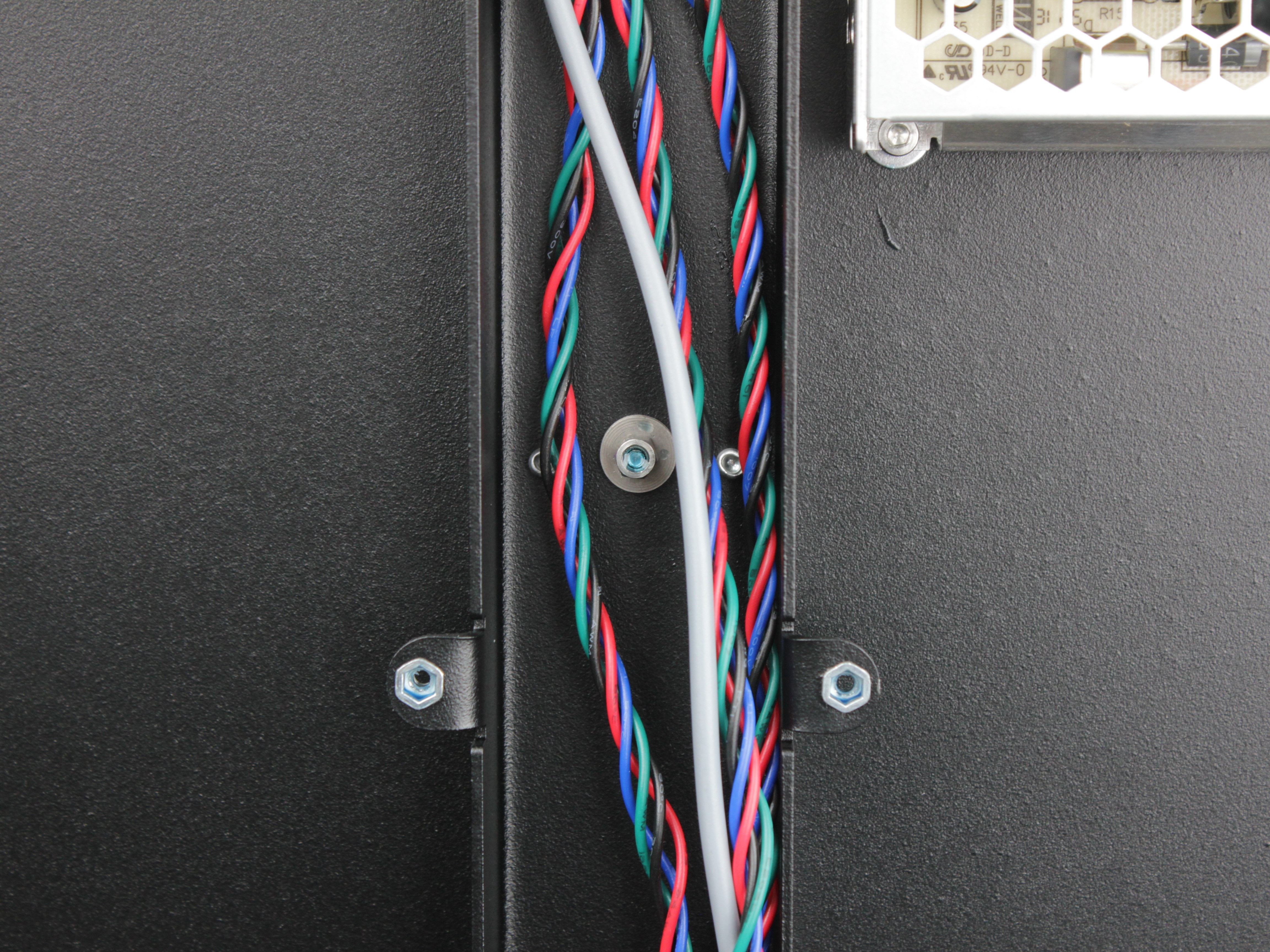 Lower mounting point location for back Z-rail