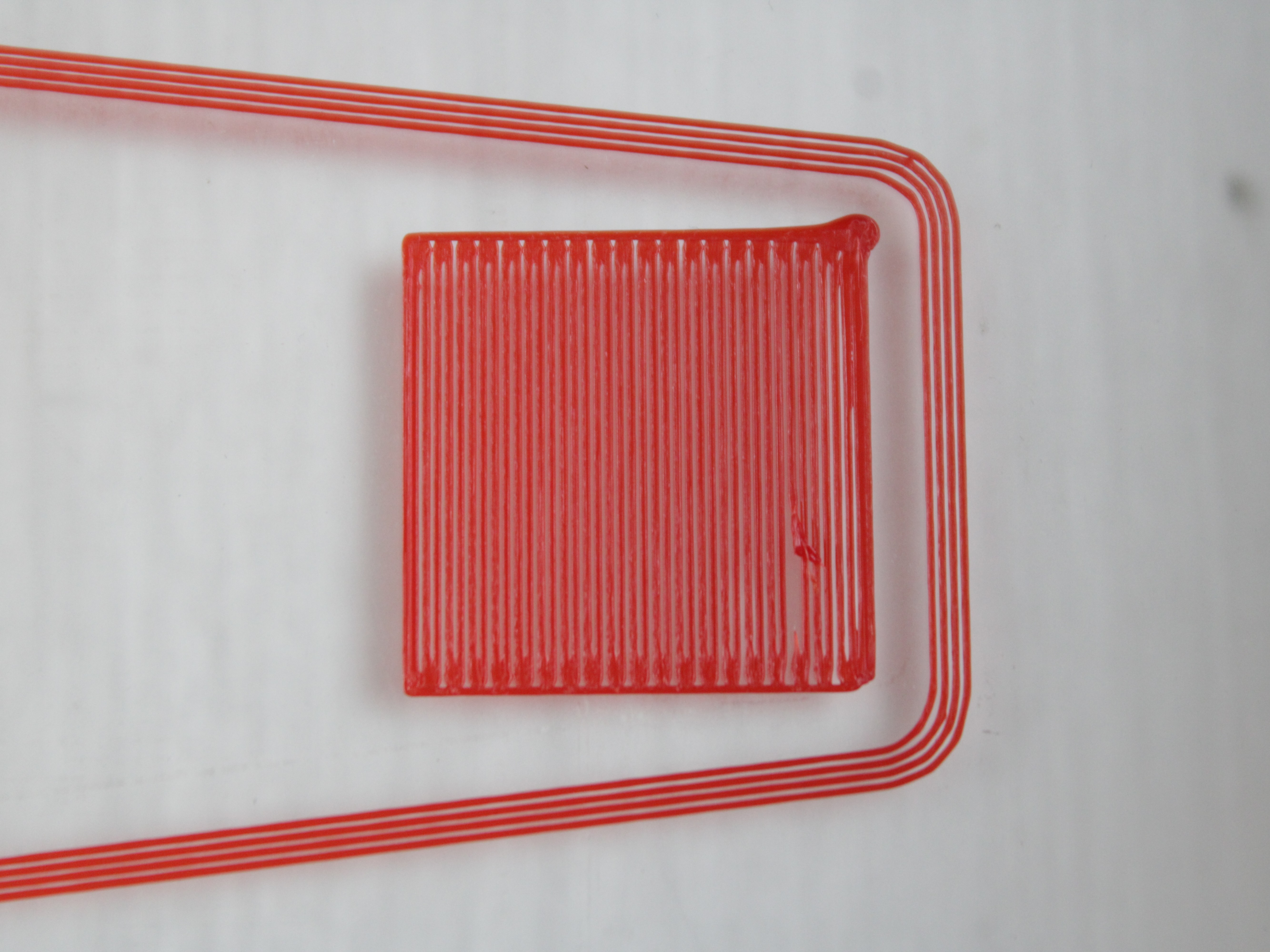 First layer too high on one side – visible gaps between extrusion lines