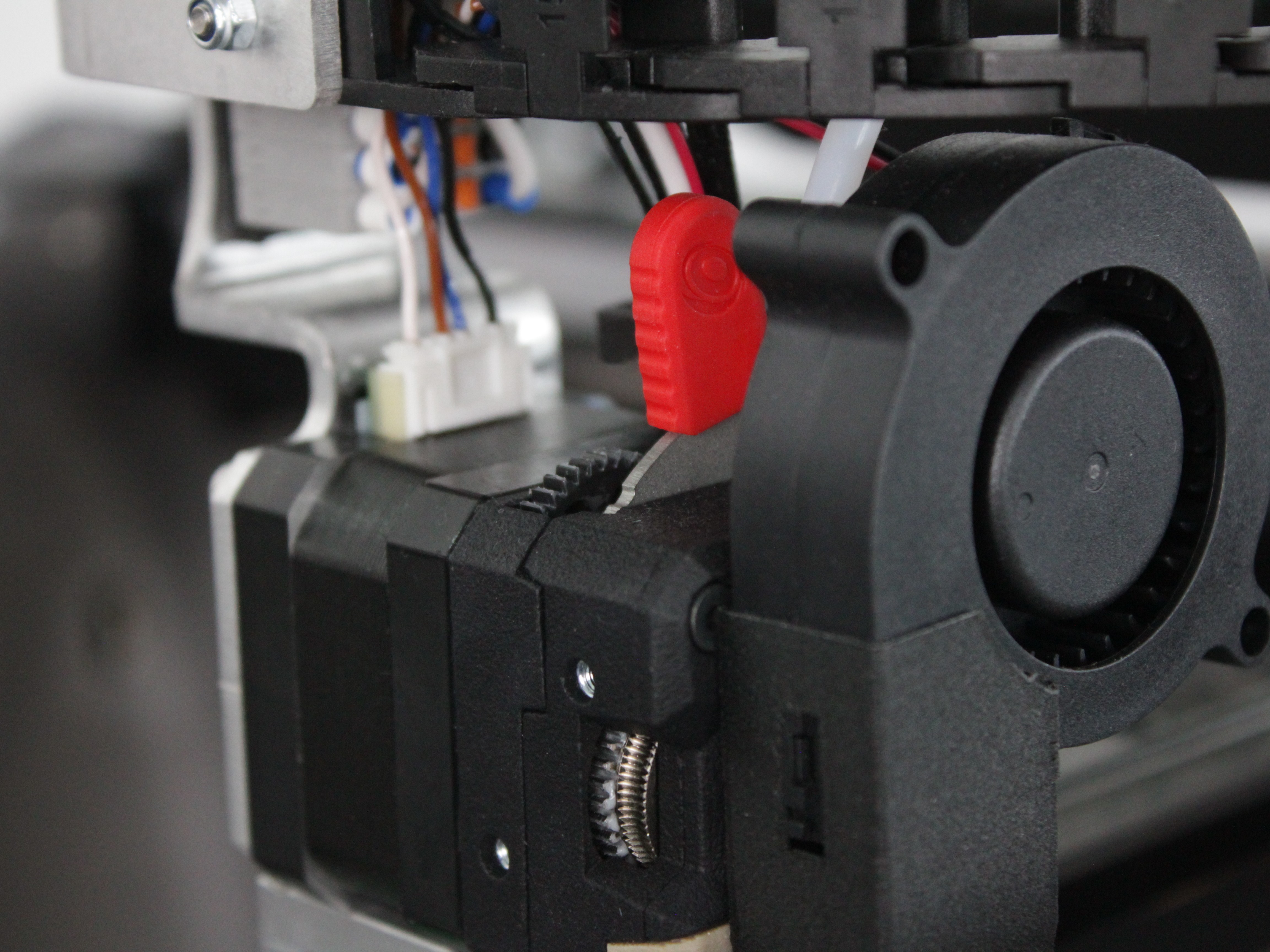 Extruder lever in position 1 for PLA and PETG