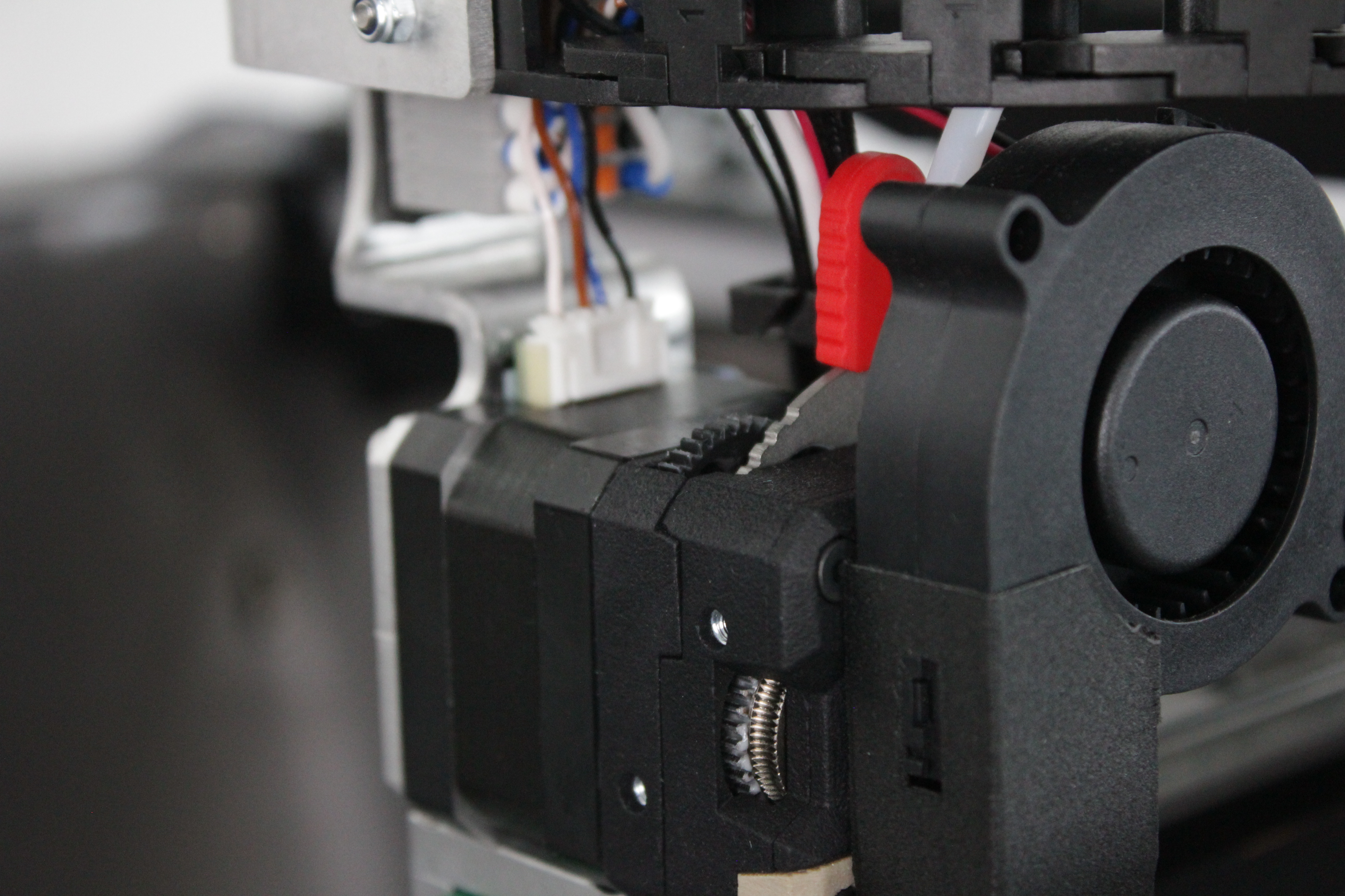 Filament tension lever in optimal position
