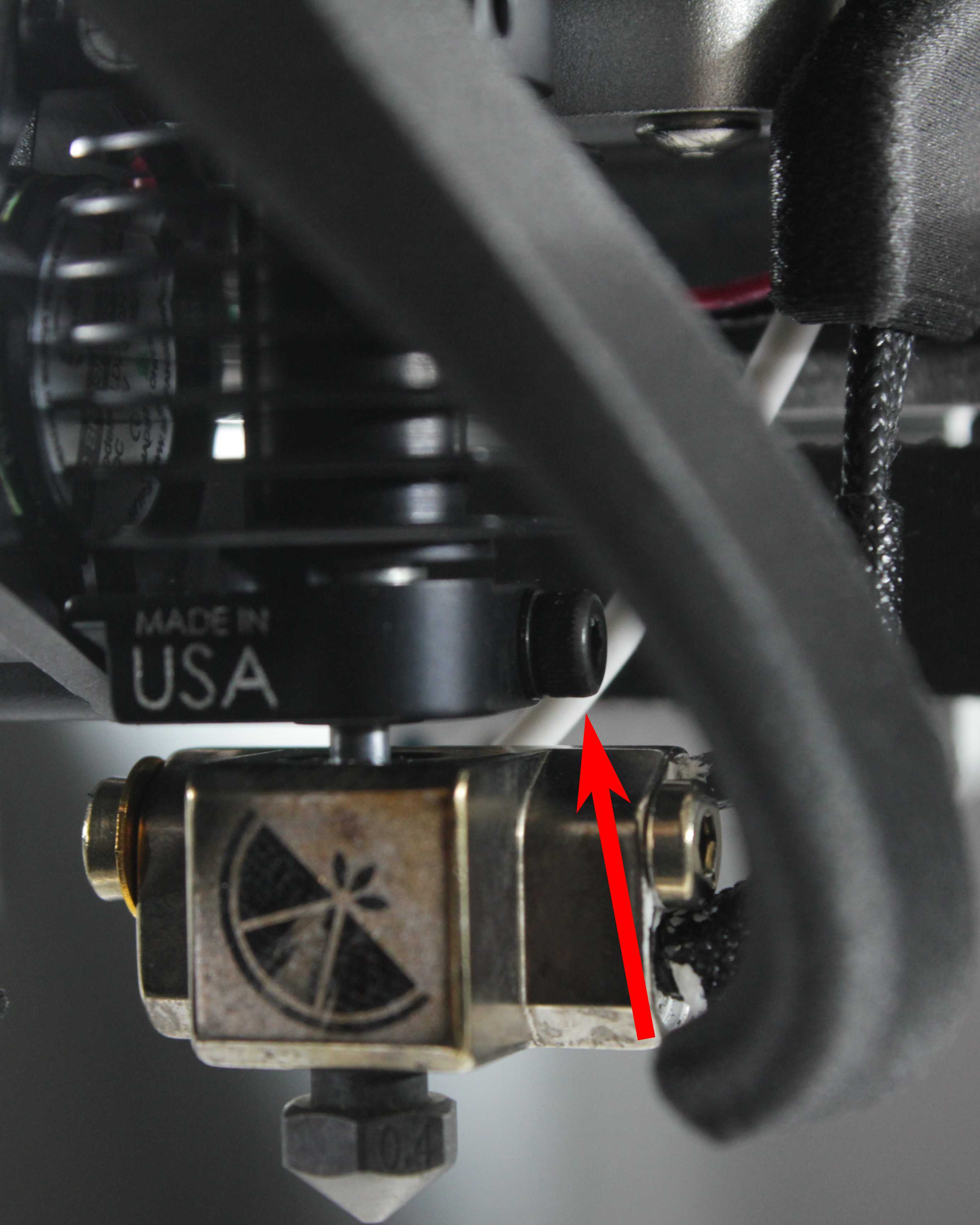 Heat break set screw location on right tool heat sink