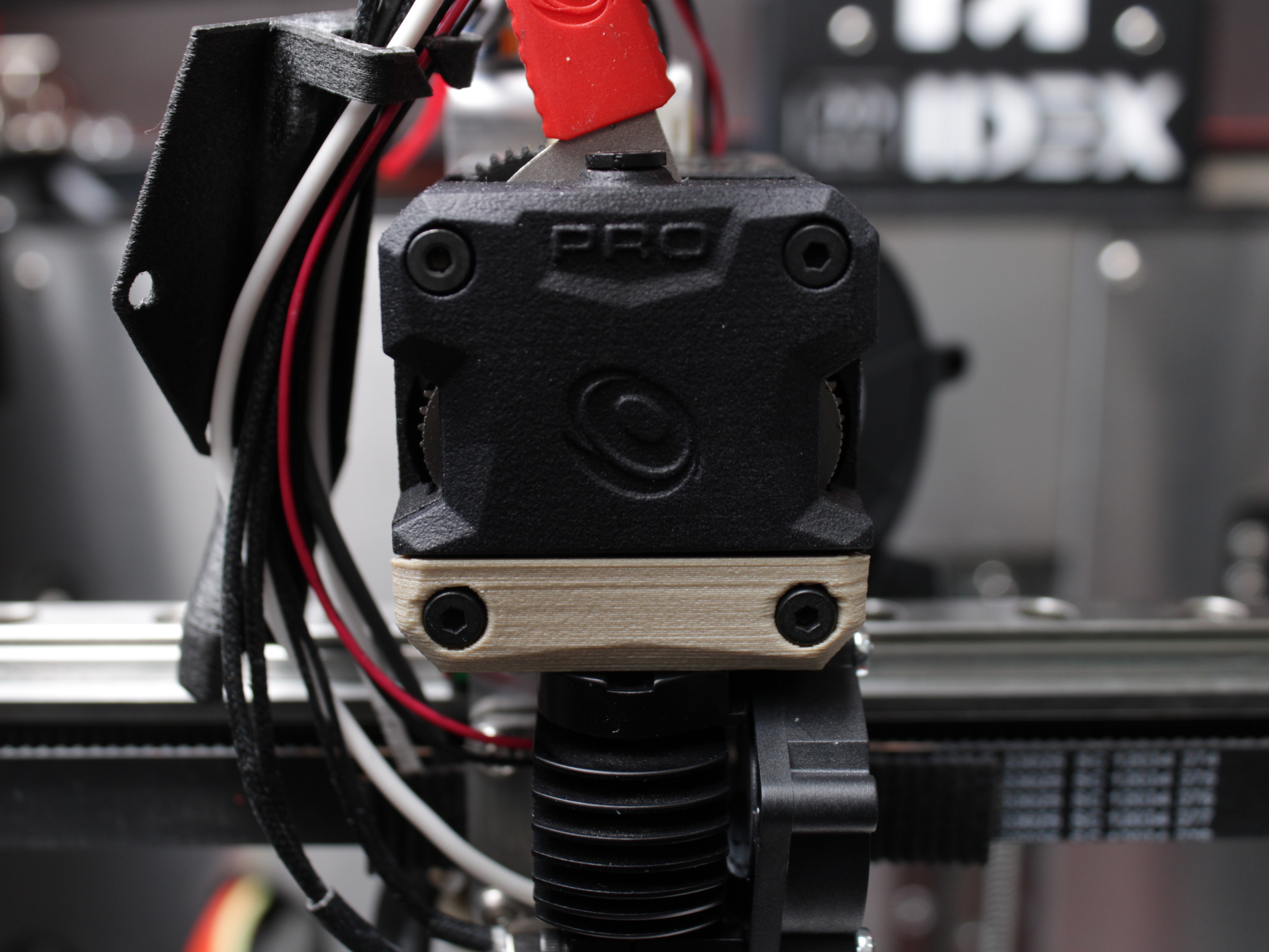 Sliding reassembled hotend back into extruder grooves
