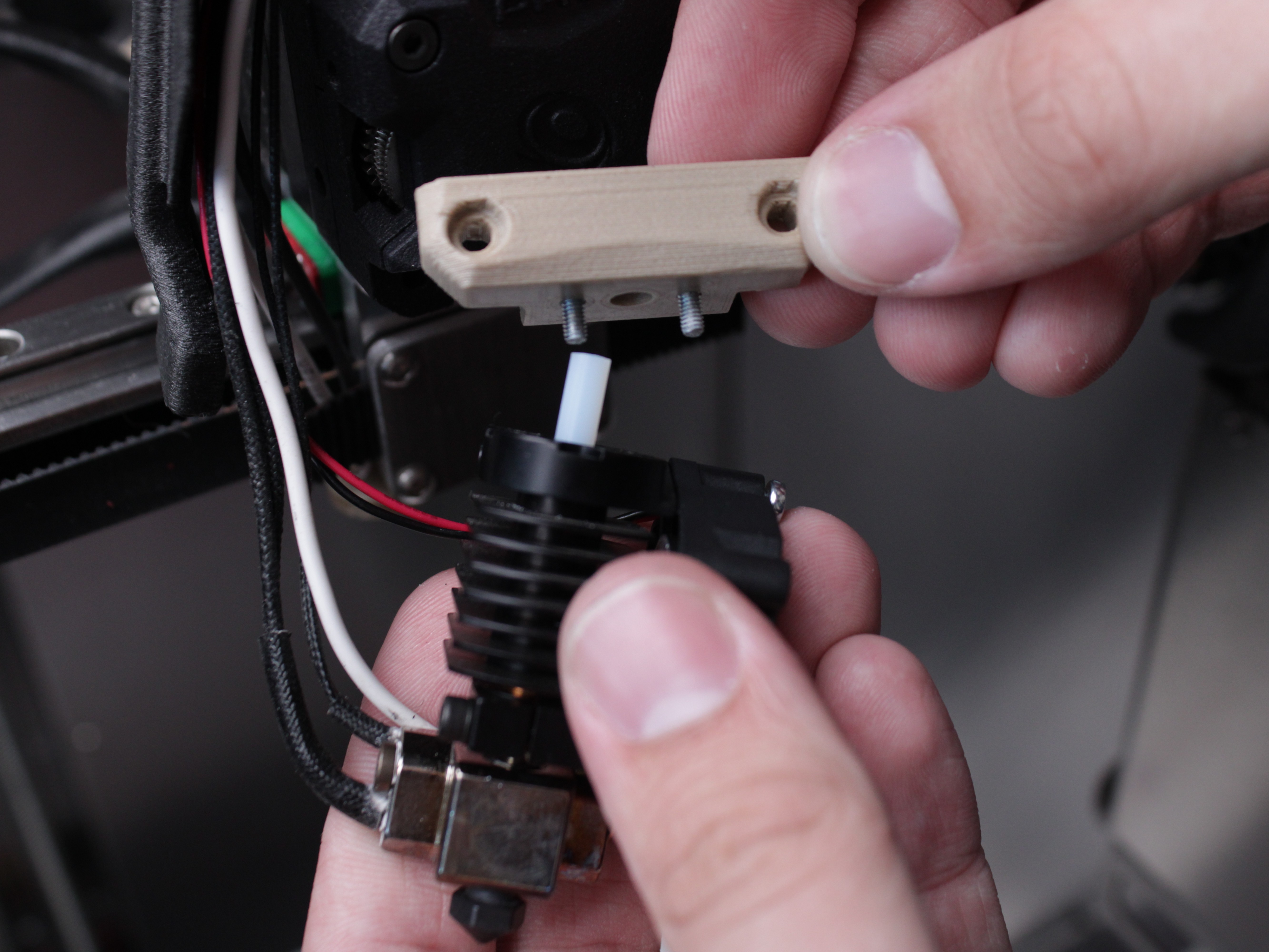 3D printed interface plate held separately from the radiator