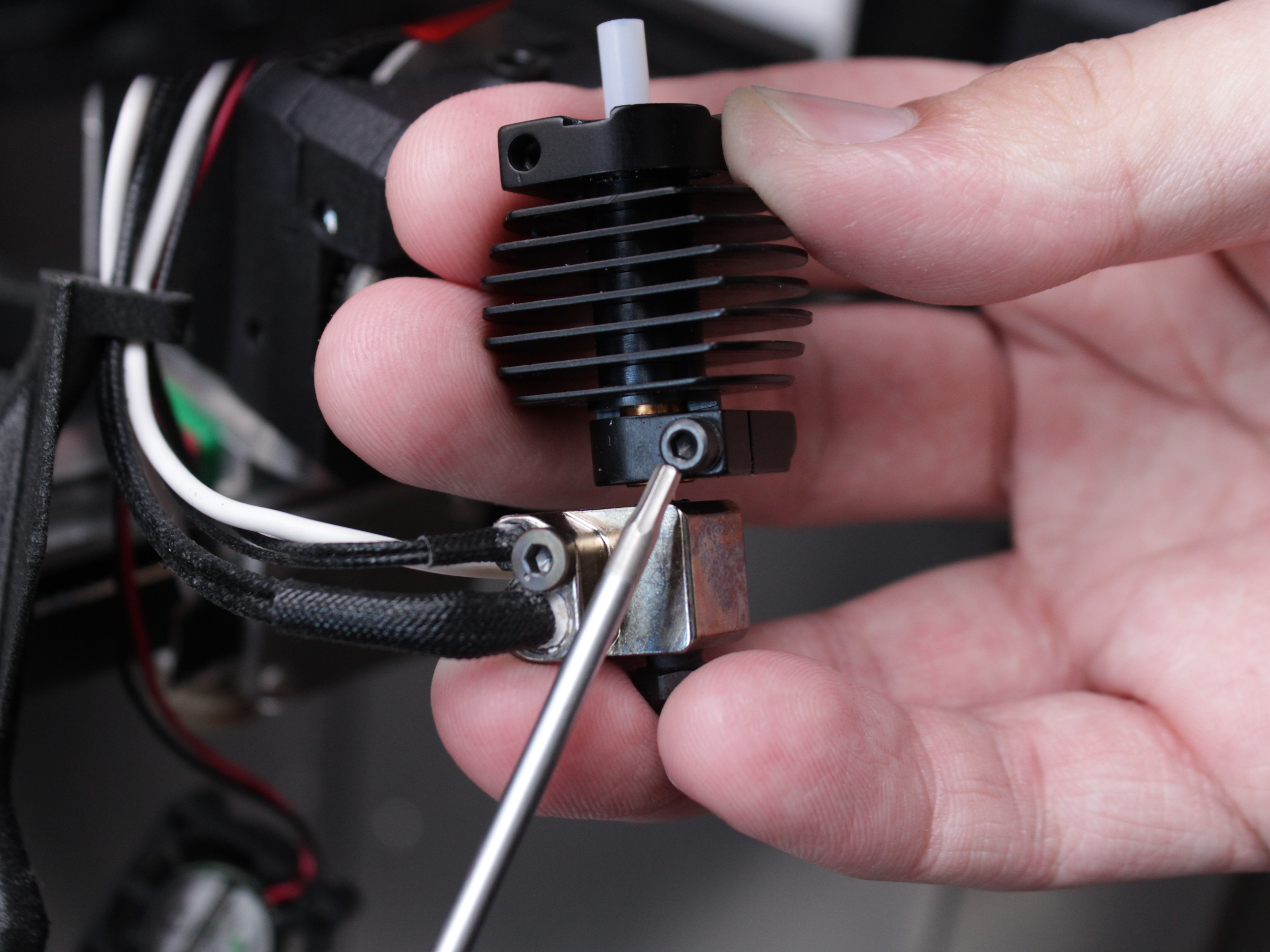 Radiator set screw location