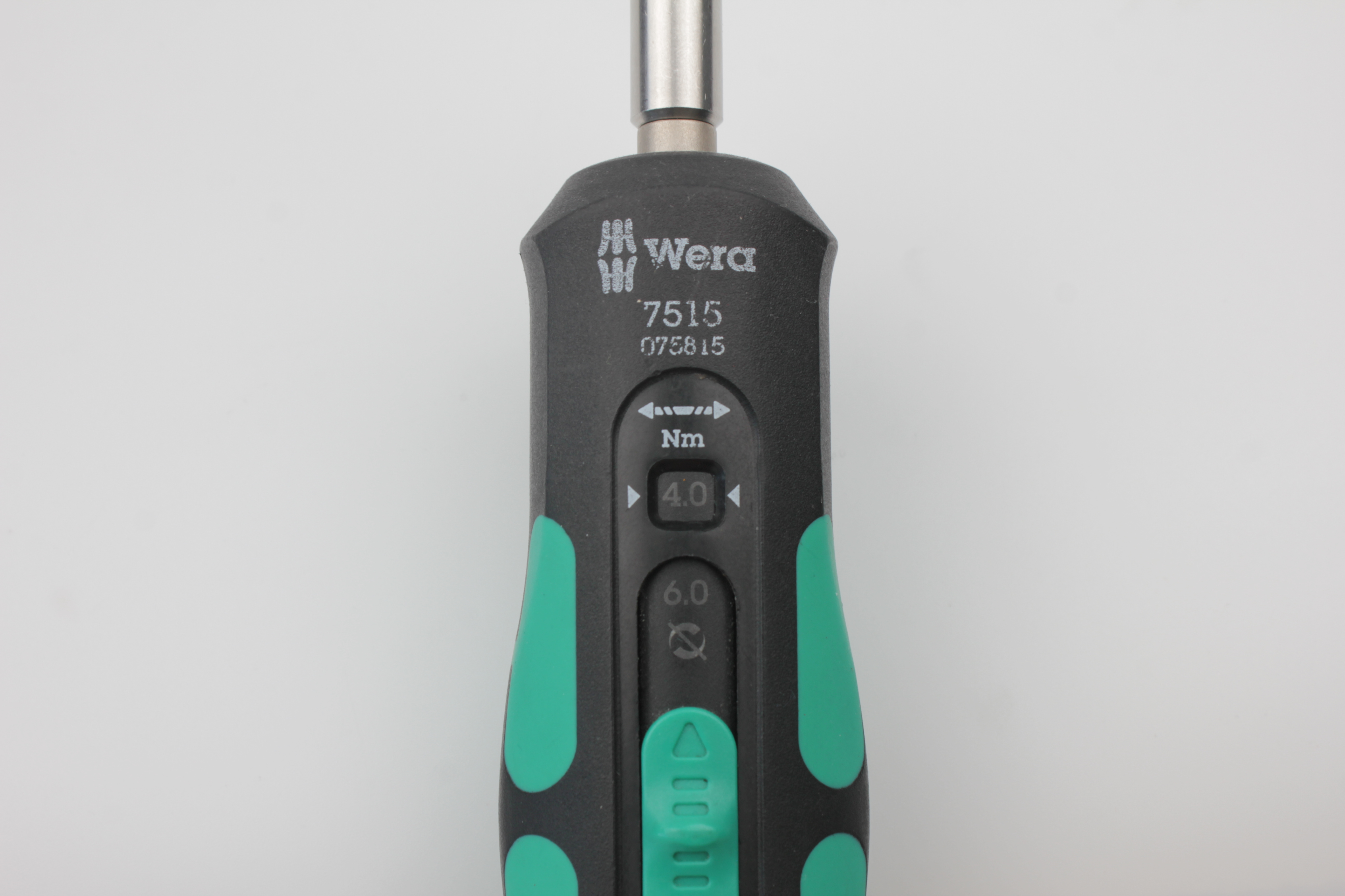 Torque wrench set to 4.0 N·m